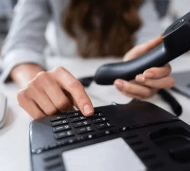 Principais aplicações da injeção plástica em telecomunicações